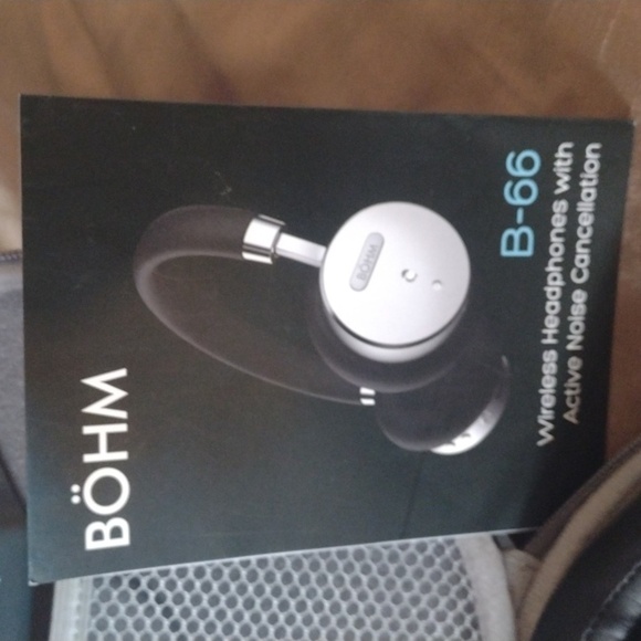 BÖHM B-66 Silver Wireless Headphones NWT - Picture 3 of 4